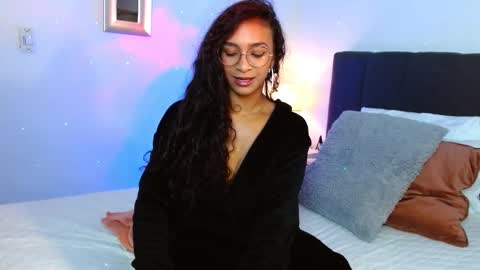 Snapshot of sasha_bowei chatting on 11/30/25, 01:53 sasha_bowei online show from 11/30/25, 01:53