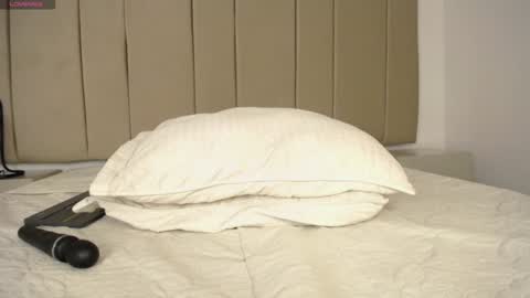 Sasha Brattz online show from 02/06/25, 07:56