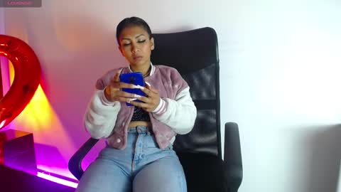 Sasha Brattz online show from 02/18/25, 11:00