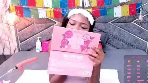 Snapshot of sasha_brownie_ chatting on 06/19/26, 11:47 Sasha online show from 06/19/26, 11:47