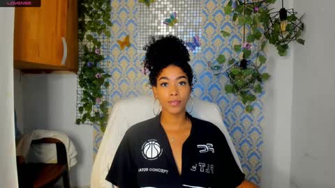 Snapshot of sasha_fox0 chatting on 01/10/25, 06:49 emy online show from 01/10/25, 06:49