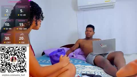 Snapshot of sasha_fox0 chatting on 11/10/25, 05:28 emy online show from 11/10/25, 05:28