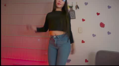 Snapshot of sasha_jonne chatting on 04/25/26, 02:14 sasha_jonne online show from 04/25/26, 02:14