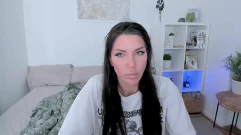 Sasha Miro online show from 09/19/25, 02:02