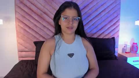 Snapshot of sasha_roldann chatting on 10/08/25, 07:33 Sasha online show from 10/08/25, 07:33