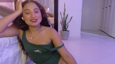 Snapshot of sasha_sinne chatting on 06/20/26, 01:41 sasha_sinne online show from 06/20/26, 01:41