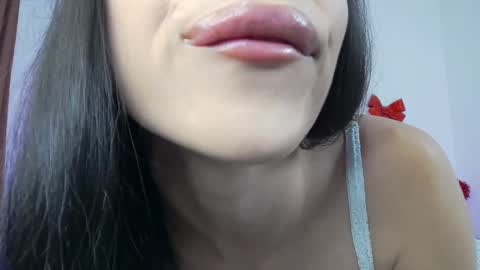 Snapshot of sashaaluvv chatting on 05/20/26, 06:58 Sasha Luv online show from 05/20/26, 06:58
