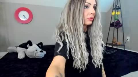 Snapshot of sashabarbieshow chatting on 03/01/25, 10:21 Sasha online show from 03/01/25, 10:21