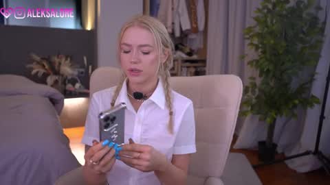 Snapshot of sashalore chatting on 03/30/26, 02:34 sashalore online show from 03/30/26, 02:34