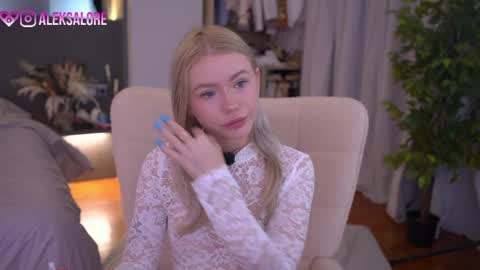 Snapshot of sashalore chatting on 04/04/26, 02:43 sashalore online show from 04/04/26, 02:43