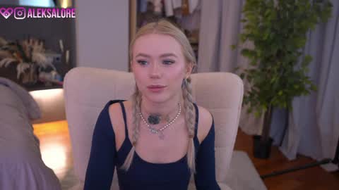 Snapshot of sashalore chatting on 04/05/26, 02:42 sashalore online show from 04/05/26, 02:42