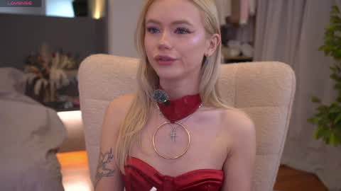 Snapshot of sashalore chatting on 04/11/26, 02:38 sashalore online show from 04/11/26, 02:38