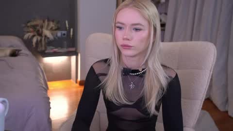 Snapshot of sashalore chatting on 04/13/26, 02:28 sashalore online show from 04/13/26, 02:28