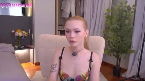 Snapshot of sashalore chatting on 06/18/26, 03:07 sashalore online show from 06/18/26, 03:07