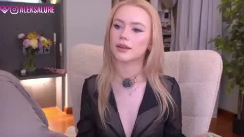 Snapshot of sashalore chatting on 06/19/26, 03:11 sashalore online show from 06/19/26, 03:11