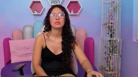 SashaMonroee  online show from 10/28/25, 12:03