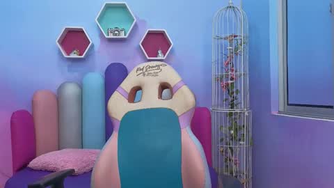 SashaMonroee  online show from 11/10/25, 11:59