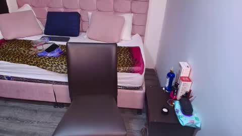 S A S H A R O S E online show from 09/18/25, 11:56