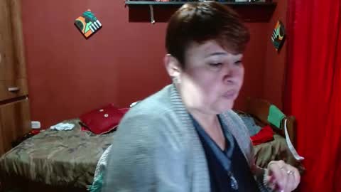 Snapshot of sasharosee2 chatting on 12/21/25, 01:18 S A S H A R O S E online show from 12/21/25, 01:18