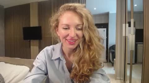 Snapshot of sashasweetsasha chatting on 10/03/25, 06:32 Sasha online show from 10/03/25, 06:32