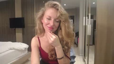 Snapshot of sashasweetsasha chatting on 10/08/25, 02:25 Sasha online show from 10/08/25, 02:25