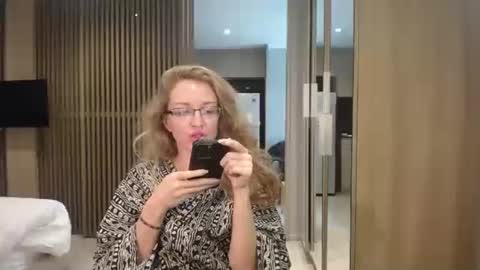 Snapshot of sashasweetsasha chatting on 10/11/25, 06:45 Sasha online show from 10/11/25, 06:45