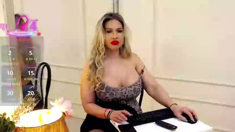 Snapshot of sashavaughn chatting on 03/10/25, 05:22 Sasha online show from 03/10/25, 05:22