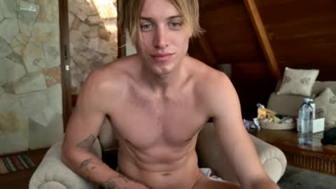 Snapshot of sashenkka chatting on 05/09/26, 02:39 Sasha -- online show from 05/09/26, 02:39