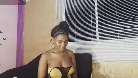 Snapshot of sashhalux22 chatting on 11/10/25, 04:33 SashhaLux22 online show from 11/10/25, 04:33