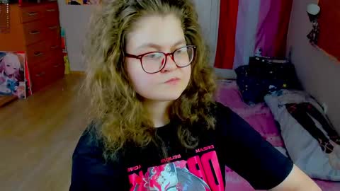 Snapshot of sashy_way chatting on 05/23/26, 04:22 .Alexandra online show from 05/23/26, 04:22
