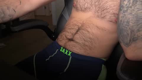 Snapshot of saskyman69 chatting on 11/17/25, 05:02 saskyman69 online show from 11/17/25, 05:02