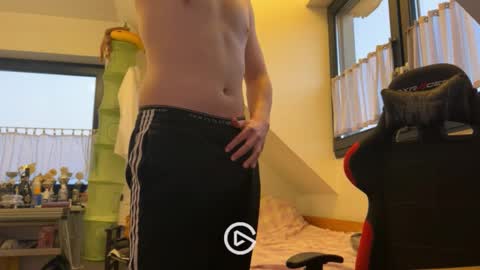 Snapshot of sason97xx chatting on 03/02/25, 05:25 sason97xx online show from 03/02/25, 05:25