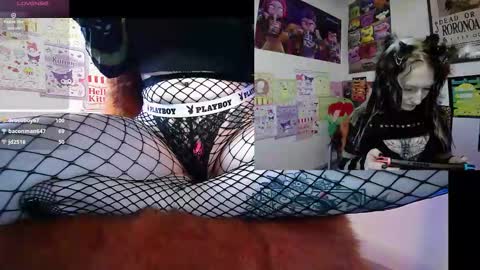 Snapshot of sassi_blondi chatting on 03/28/26, 03:00 Ivy online show from 03/28/26, 03:00
