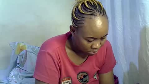 Snapshot of sassy_bella chatting on 05/19/26, 01:56 sassy_bella online show from 05/19/26, 01:56