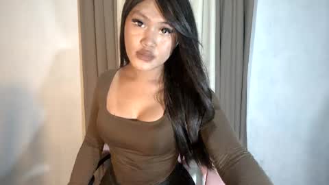 sassy_jenny8 online show from 07/25/26, 04:37