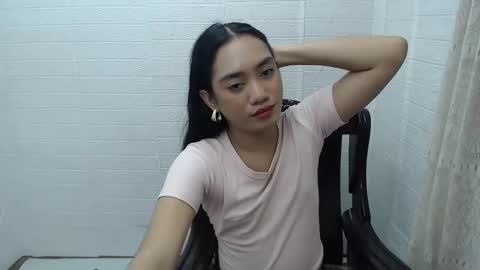 KEYLLA online show from 12/31/24, 02:47