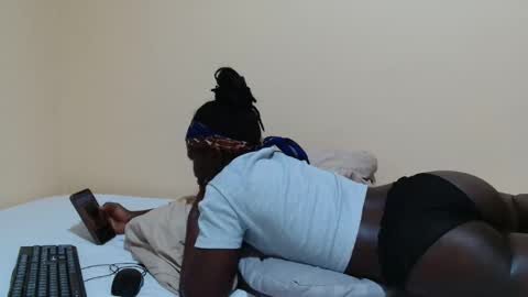 Snapshot of sassybabe20 chatting on 10/17/25, 08:55 sassybabe20 online show from 10/17/25, 08:55