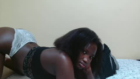 Snapshot of sassybabe20 chatting on 11/28/25, 06:10 sassybabe20 online show from 11/28/25, 06:10