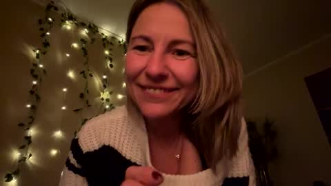 Sassyella online show from 12/15/24, 08:52