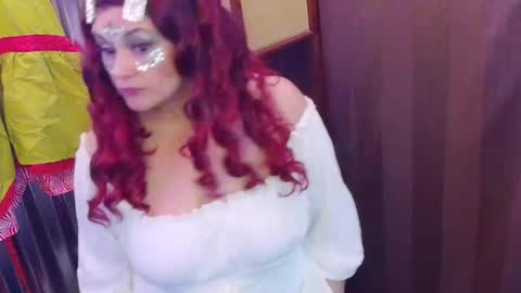 Snapshot of sassylatin45 chatting on 12/25/24, 01:31 sassylatin45 online show from 12/25/24, 01:31