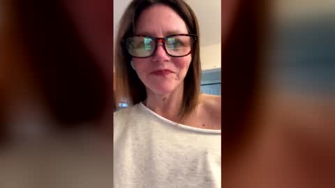 Snapshot of sassynsweetmilf chatting on 03/16/26, 03:05 sassynsweetmilf online show from 03/16/26, 03:05