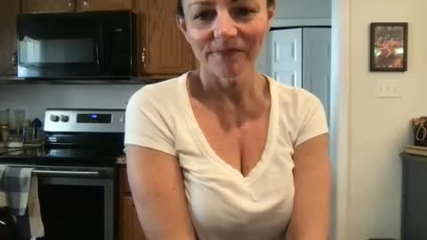 Snapshot of sassynsweetmilf chatting on 03/20/26, 03:06 sassynsweetmilf online show from 03/20/26, 03:06