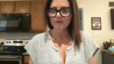 Snapshot of sassynsweetmilf chatting on 03/23/26, 03:27 sassynsweetmilf online show from 03/23/26, 03:27