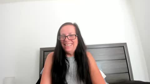 Snapshot of sassypeachgoddess chatting on 10/08/25, 03:09 sassypeachgoddess online show from 10/08/25, 03:09