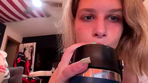 Snapshot of sassysquirtsmmm chatting on 05/03/26, 11:11 sassysquirtsmmm online show from 05/03/26, 11:11