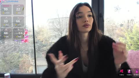 Snapshot of sassyt33n chatting on 12/17/24, 10:44 sassyt33n online show from 12/17/24, 10:44