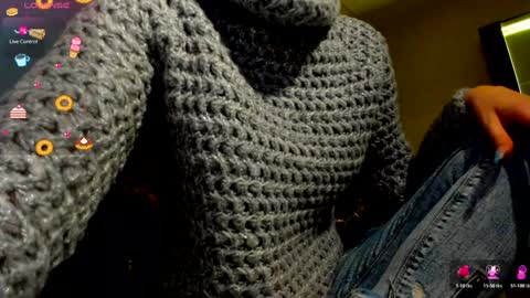 Snapshot of sassyt33n chatting on 01/13/26, 04:40 sassyt33n online show from 01/13/26, 04:40