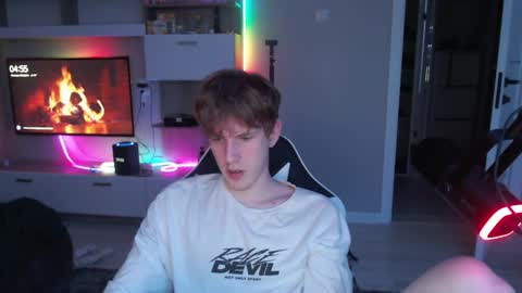 Snapshot of sat1sfaction chatting on 04/10/26, 01:55 Kristof online show from 04/10/26, 01:55