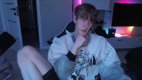 Snapshot of sat1sfaction chatting on 04/18/26, 11:27 Kristof online show from 04/18/26, 11:27