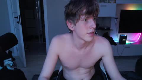 Snapshot of sat1sfaction chatting on 04/20/26, 11:50 Kristof online show from 04/20/26, 11:50